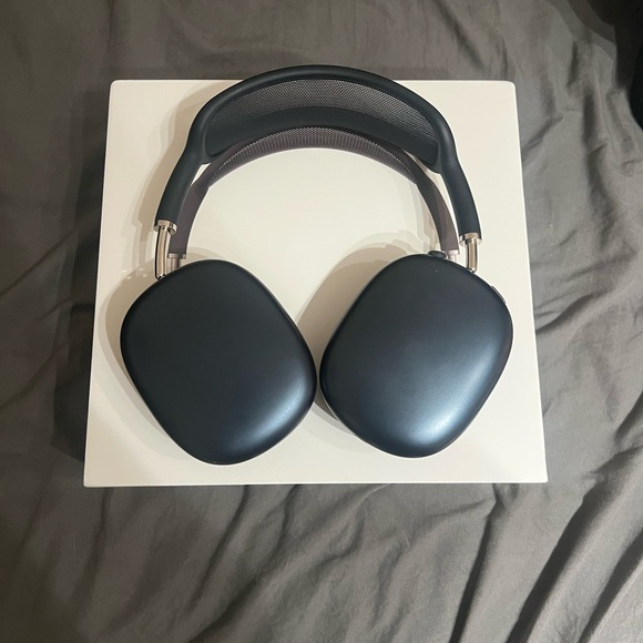 Apple Airpod Pro Max USB-C - Picture 3 of 5